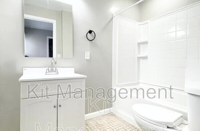 Building Photo - 2248 Broadway St