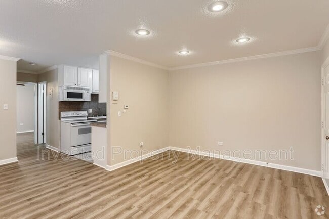 Building Photo - 1242 N Gaylord St Unit Apt 1