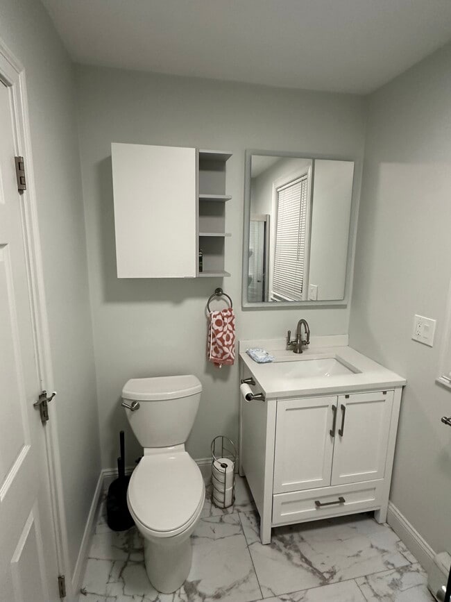 66 Wall St Unit 3