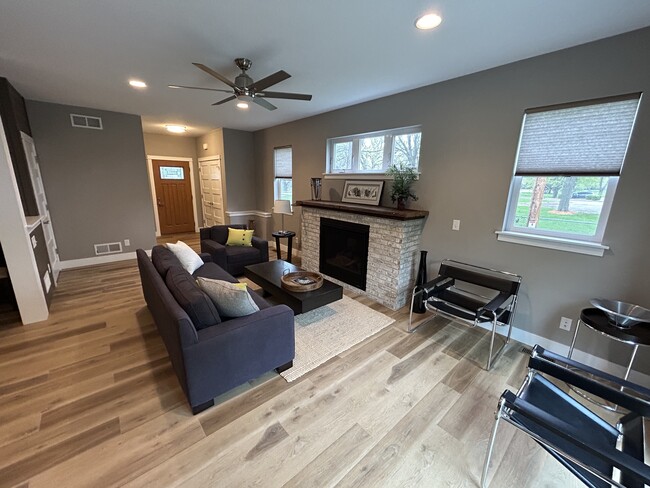 Photo - 311 Femrite Dr