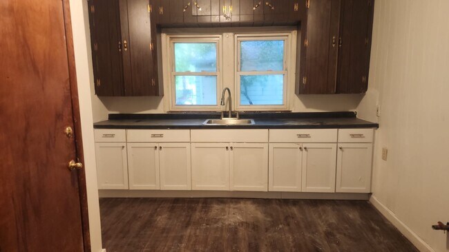 Photo - 5237-39 N 34 St Unit 5237 - Lower