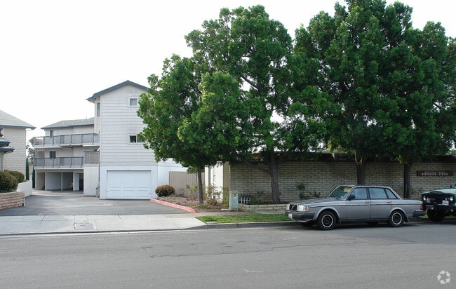 Photo - Domingo Pines