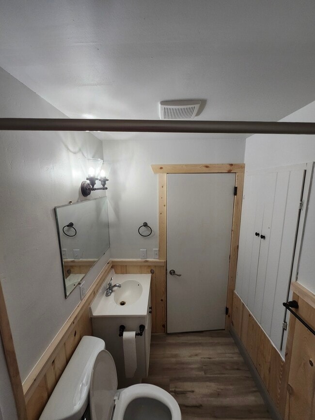 Photo - 166 S 1st St