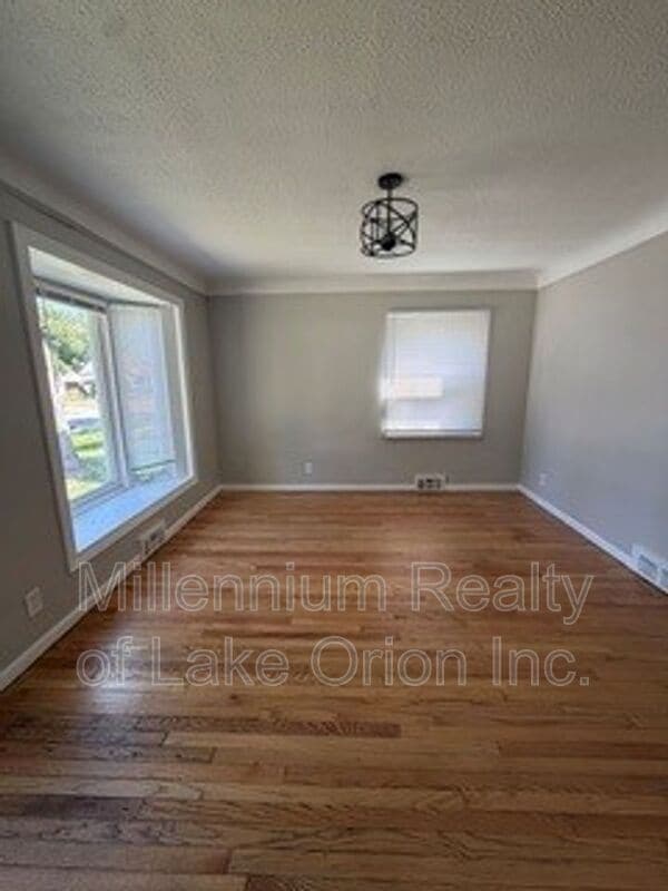 Photo - 636 Lebaron Ave