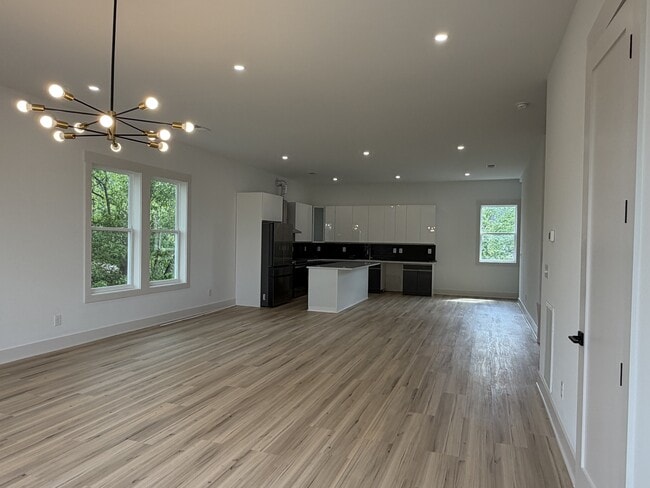 Photo - 105 Hart Ln