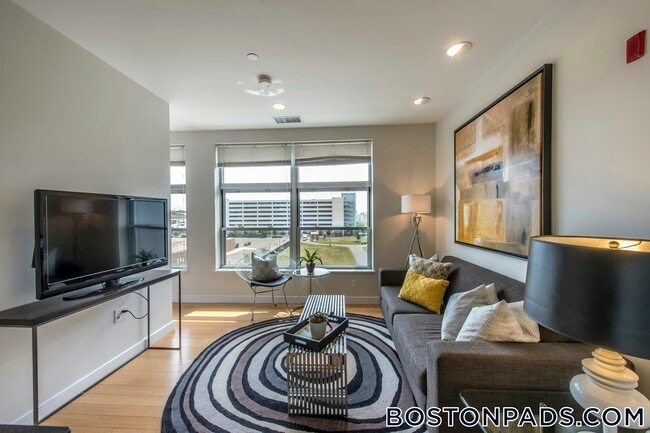 Photo - 601 Albany St Unit 607