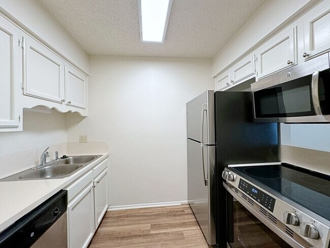Photo - 1 Bedroom Downstairs condo available now! Community Pool