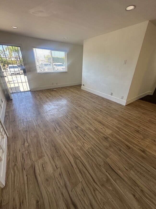Spacious 2-Bedroom, 2-Bath Condo Near North Park – Dedicated Parking