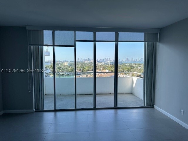 Building Photo - 5161 Collins Ave Unit 1709