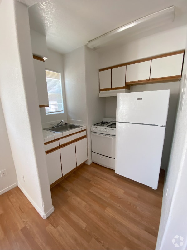 Building Photo - 1580 E Courtney Pl Unit 3 Rental