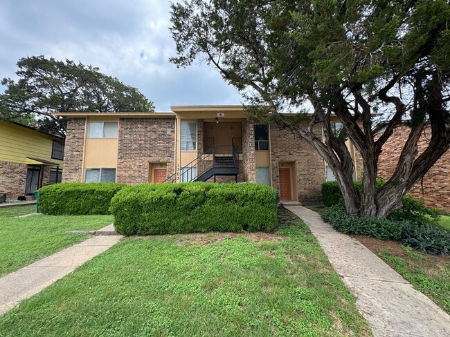 Building Photo - 1303 Indian Trail Rental