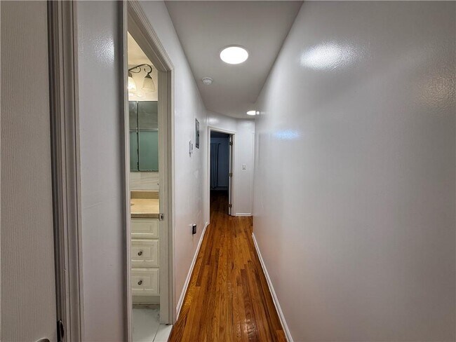 Photo - 1922 W 13th St Unit 3