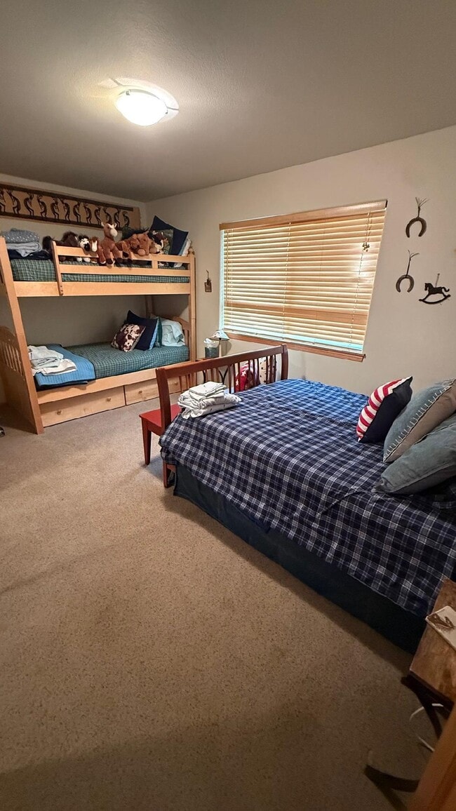 Photo - 2498 Talbot St