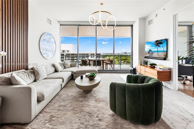 Photo - 5775 Collins Ave Unidad 1405