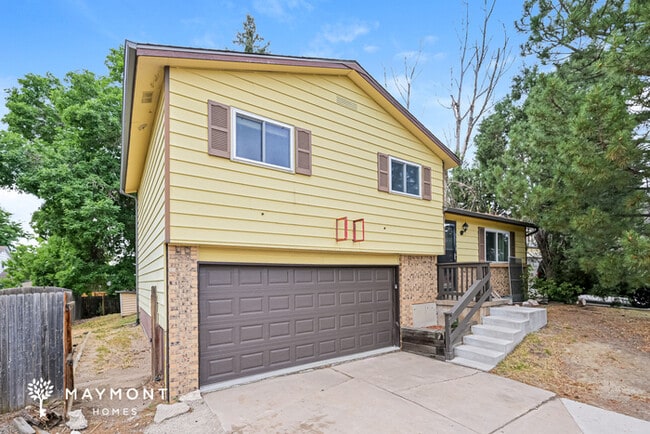 9338 W Lake Dr