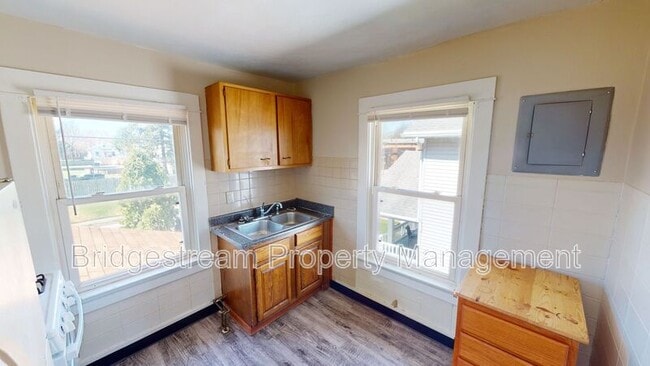 Building Photo - 1116 Watervliet Ave