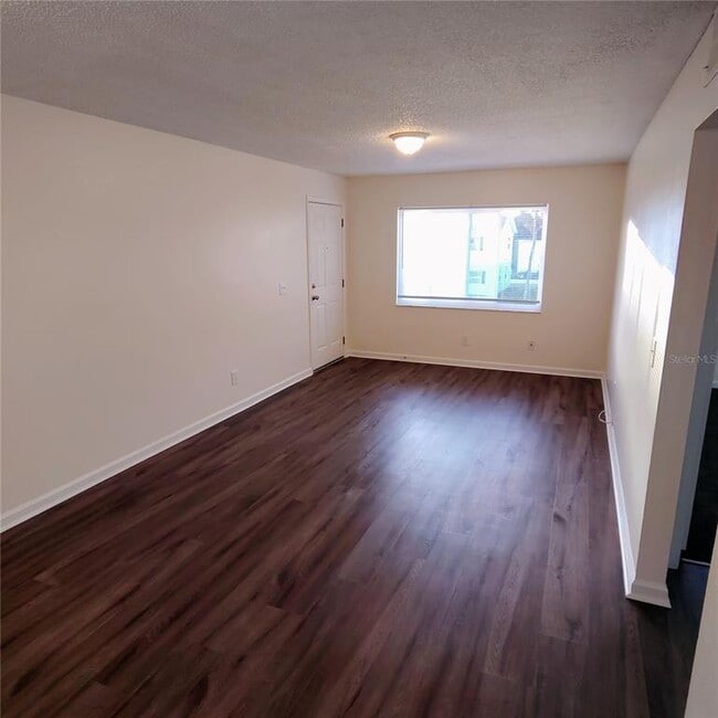 Photo - 2820 Dupont St S Unidad 201