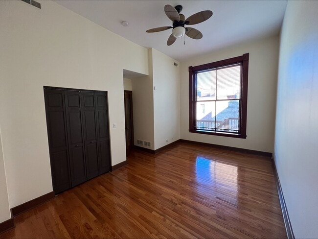 Photo - 26 E Downer Pl Unidad B