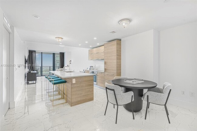 Photo - 650 NE 32nd St Unit 4903