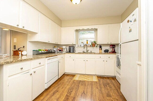 2 bedroom 1.5 bath townhome in Hillcrest