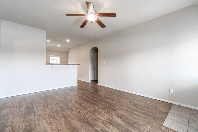 Photo - 2220 Ridgeway Ln