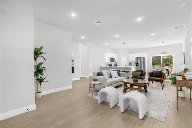 Photo - 420 Marion Oaks Course