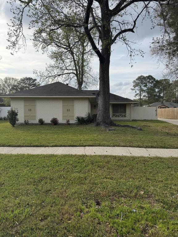 1413 Briarhurst Dr
