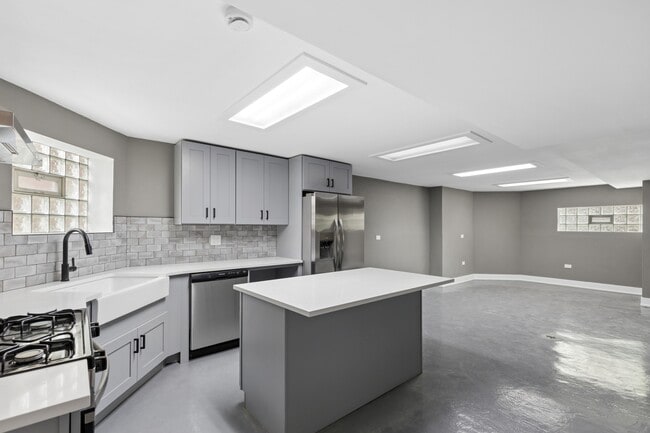 8210 S Marshfield Ave Unit B