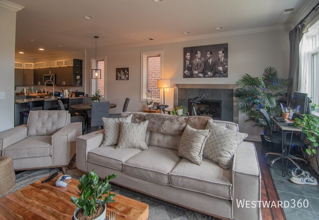 Photo - 1033 W Monroe St Unit 4