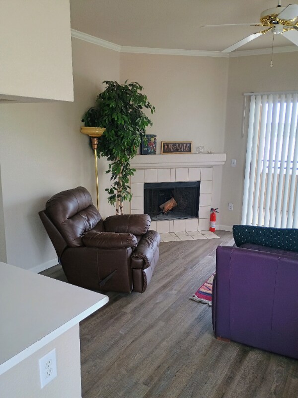 Photo - 5401 E Van Buren St