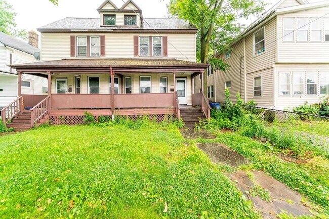 Photo - Beautifully Renovated Home in Prime Location Unit 2020