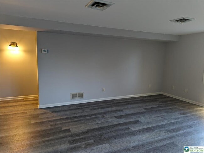 Photo - 118 E Hillcrest Ln Townhome