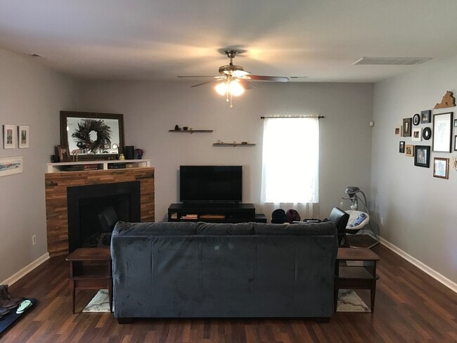 Building Photo - 2138 Lockard Ave Rental