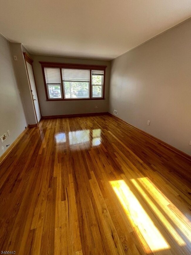 Photo - 331 Boxwood Ct