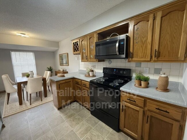 Building Photo - 3409 NW Duncan Rd