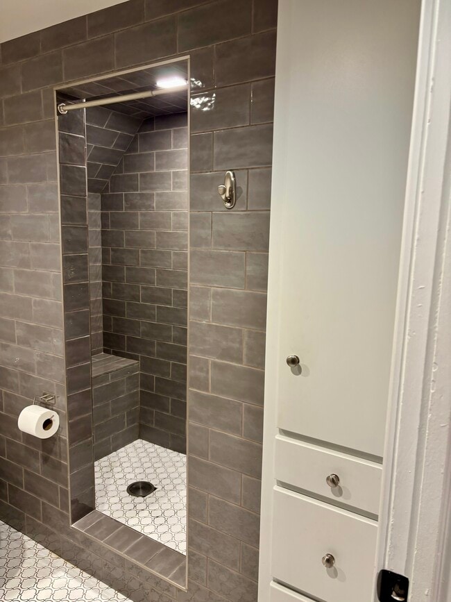 Photo - 200 1st Ave Unit Apt B