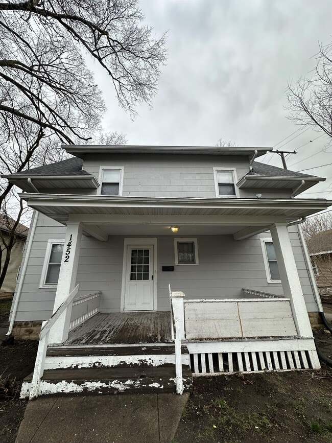 Photo - 1452 Myott Ave House