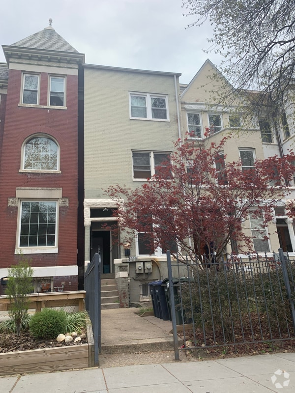 Building Photo - 1223 Harvard St NW Unit A Rental