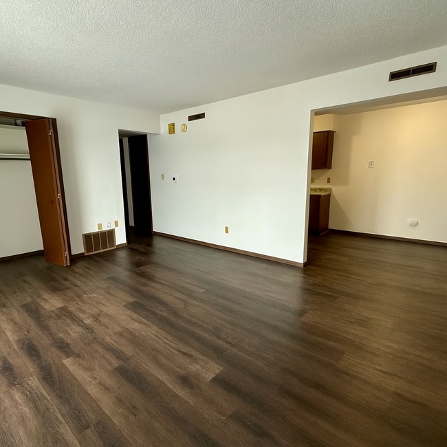 Photo - 906 Cedar River Dr