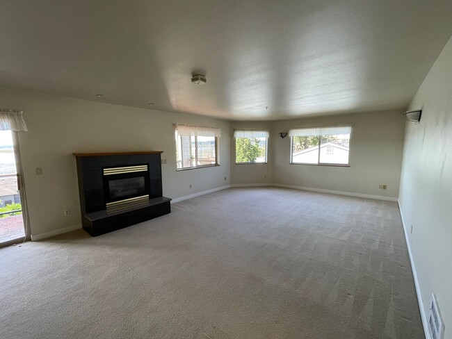 Photo - Beautiful Condo with Amazing View of the Harbor! OCCUPANCY LIMIT OF 3 OR LESS