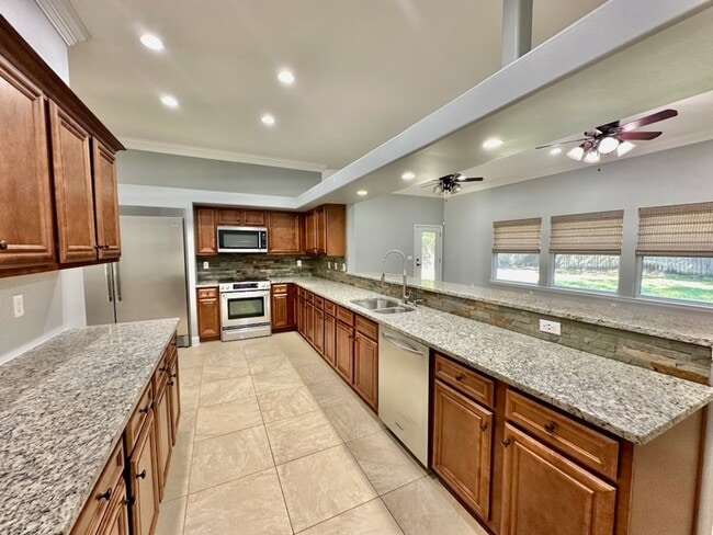 Photo - 209 Coral Dr SW