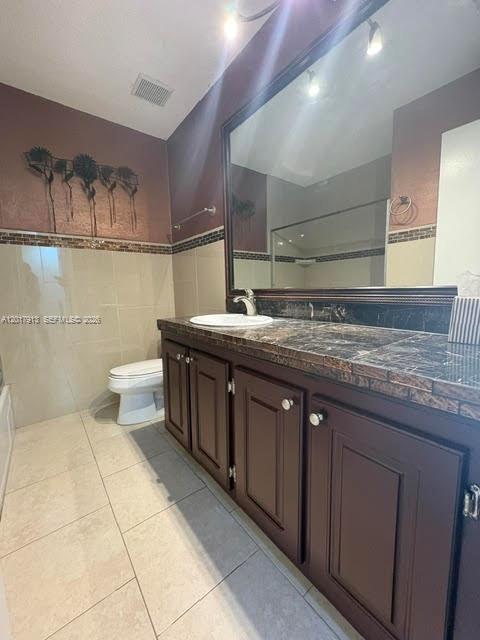 Photo - 835 NW 81st Way Unidad 5