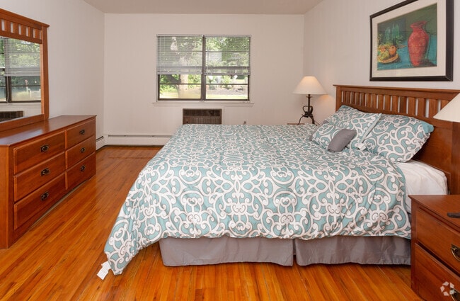 Bedroom - Cedar Lane Apartments