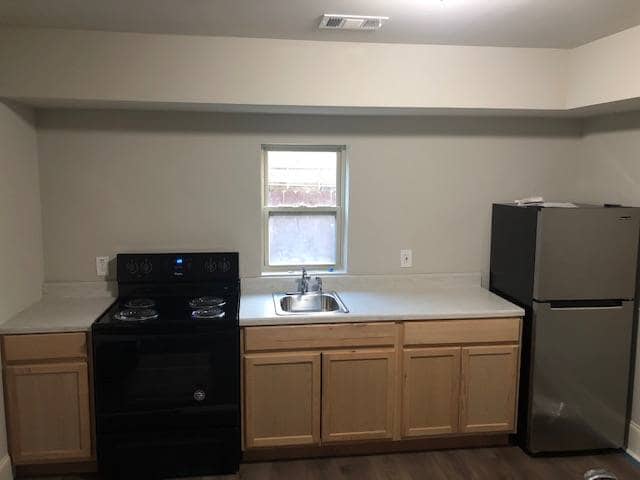 Photo - 402 Livingston Pt