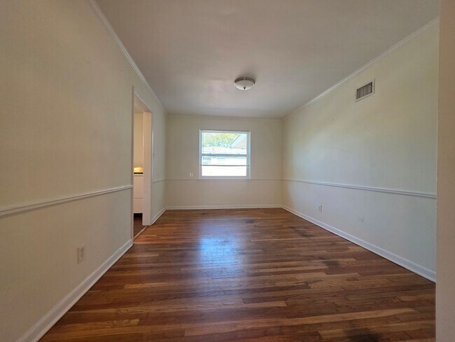 Photo - Bull St Unidad 3