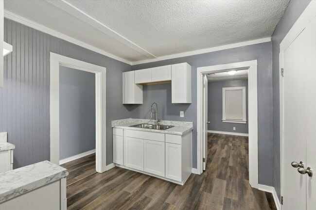 Photo - 425 Carpenter St