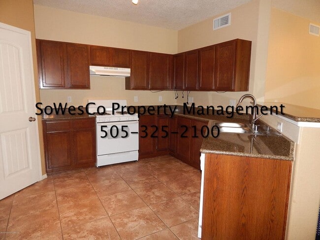 Photo - 3 Bedroom Plus and Office & 3 Car Garage