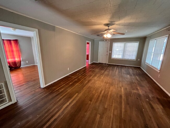 Photo - 312 N Division St