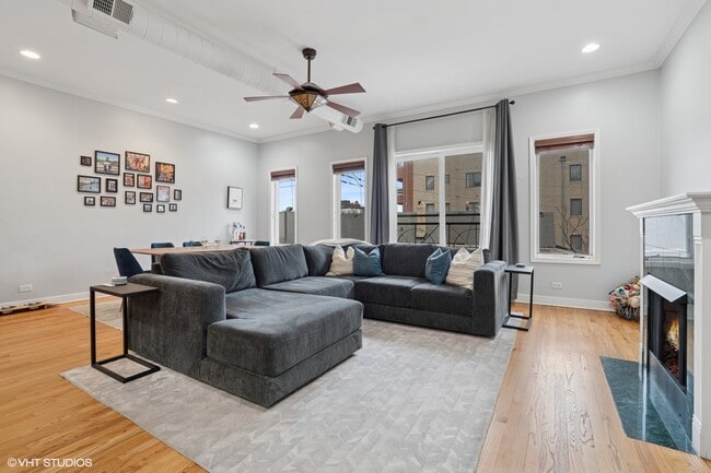 Photo - 426 N Noble St Unit 3