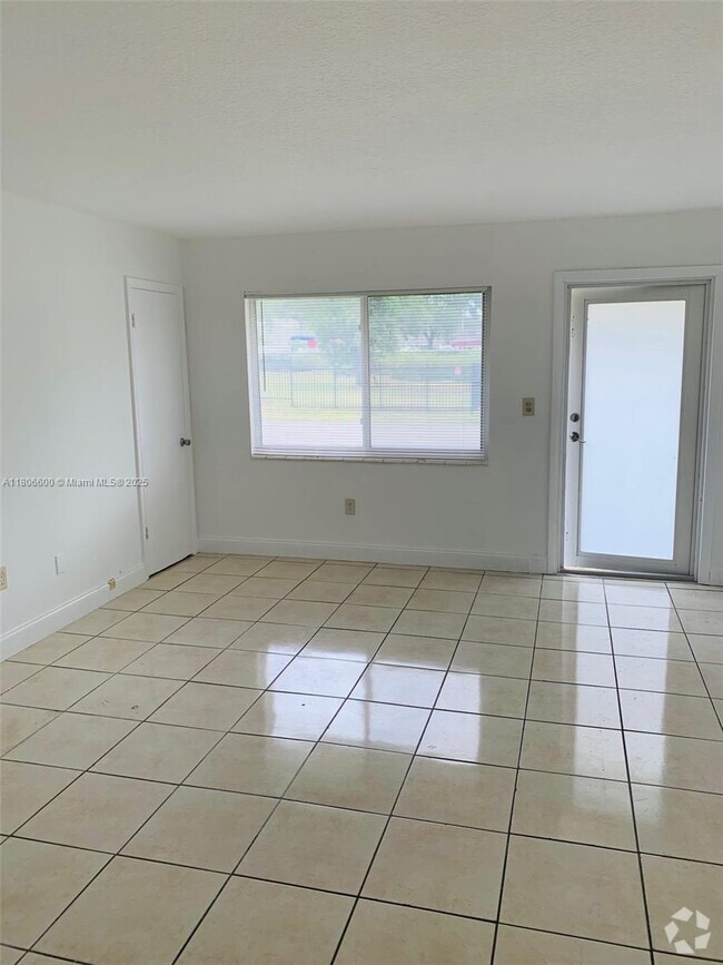 Building Photo - 2647 NE 204th Terrace Rental